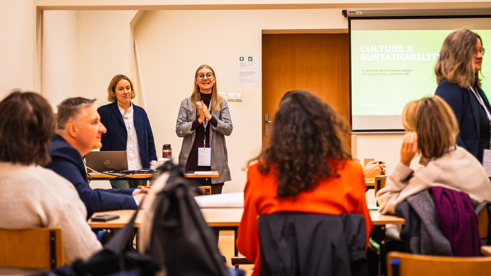 Workshop leaders Adele Newman and Lara Löser moderating workshop